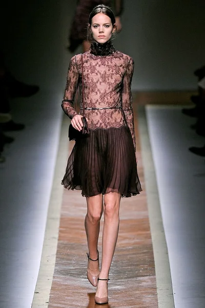 Look 27